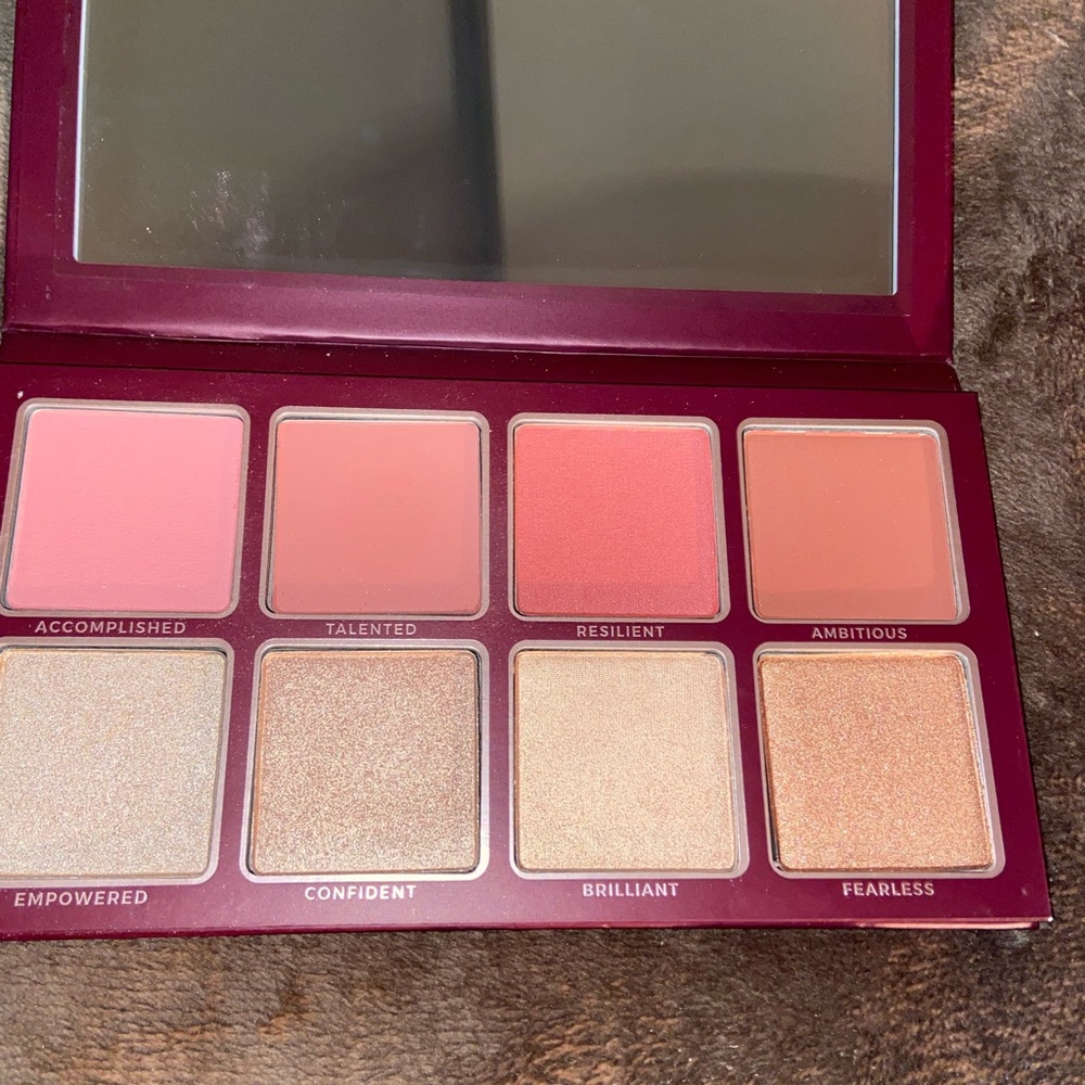 Blinc glow getter pallet for eyes and cheeks!!